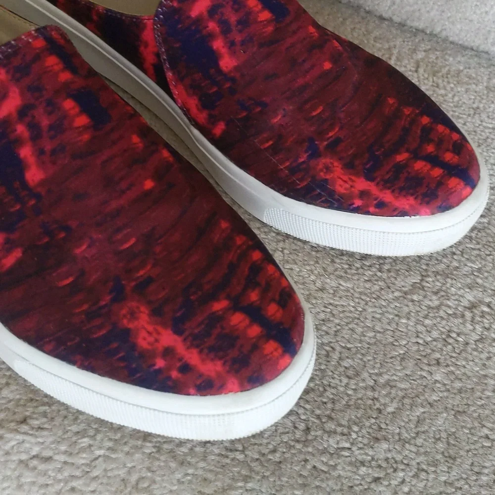Logo Lori Goldstein Diane Printed Slip On Mule Sneaker 7M Red Blue - Picture 10 of 13